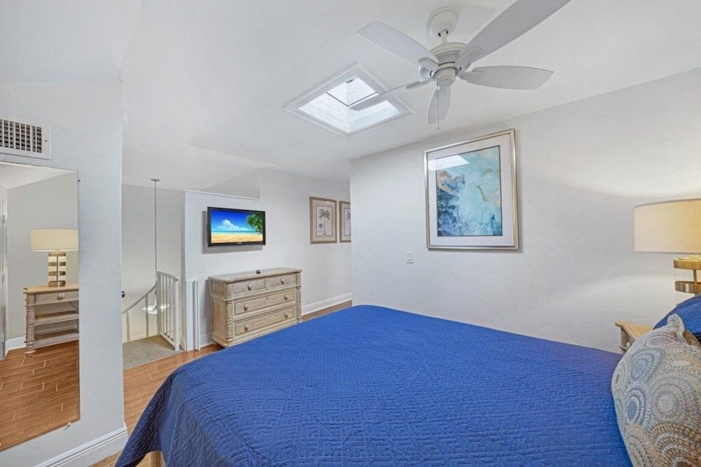 Condo, 3 Bedrooms photo 3