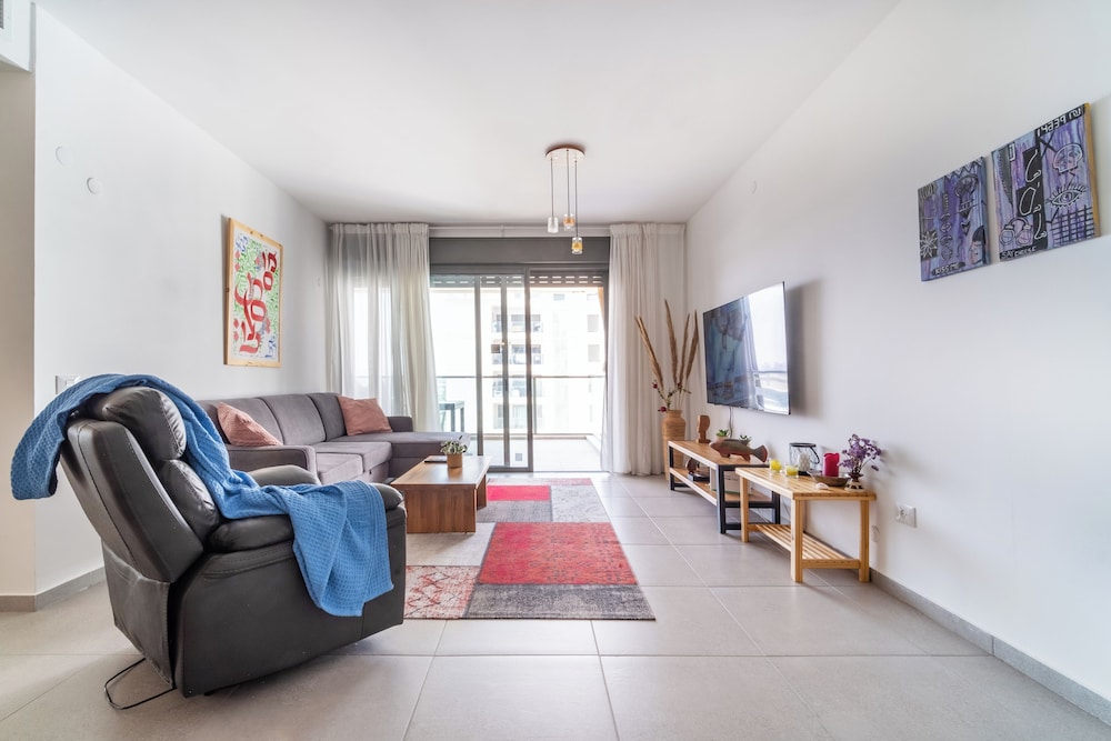 Apartment photo 2