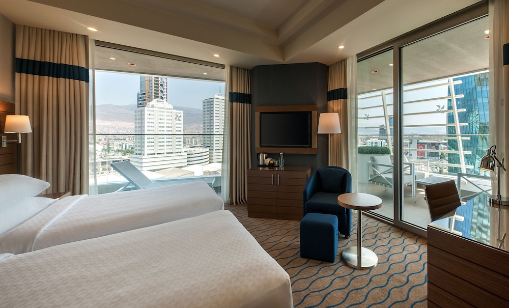 Room, 1 Twin Bed, Balcony, Corner
