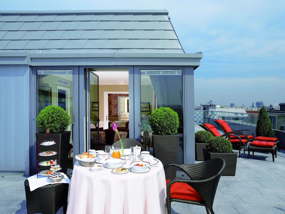 Grand Signature Suite - Photo 11