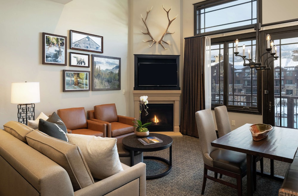 Suite, 2 Bedrooms, Accessible (Roll In Shower)