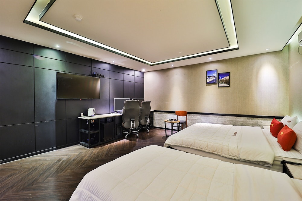 Royal Twin Room