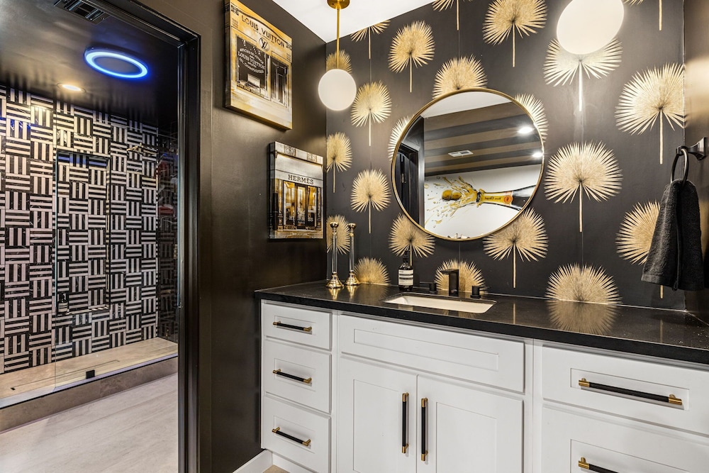 The Ritz - Luxury Home With Pool Speakeasy Bar, Billede 108