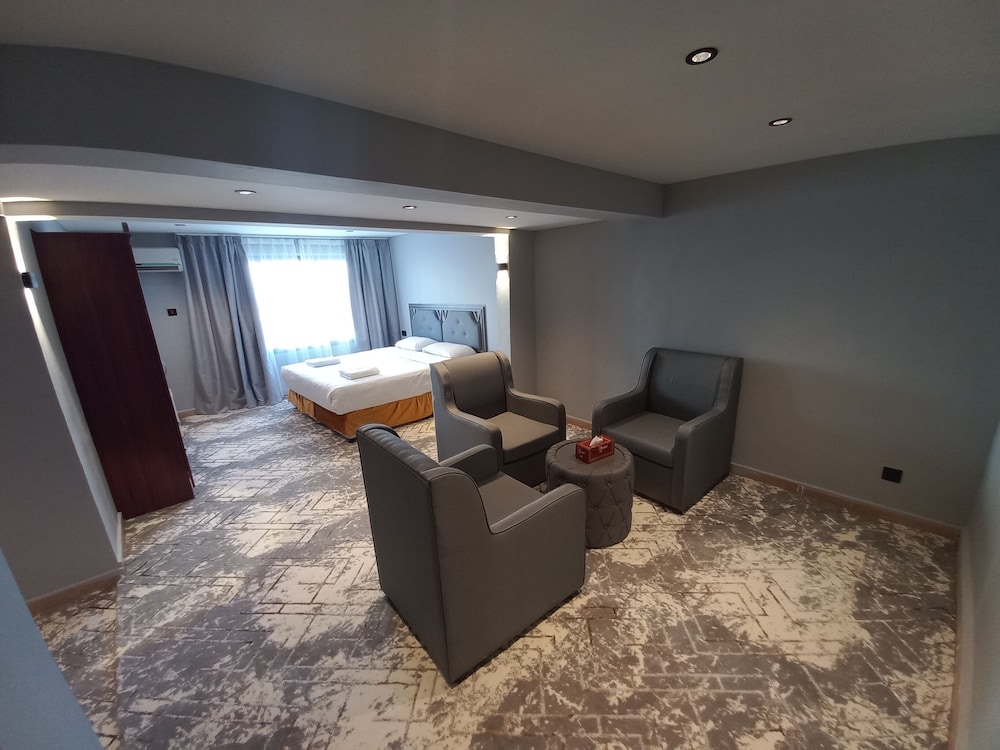 Family Room photo 1