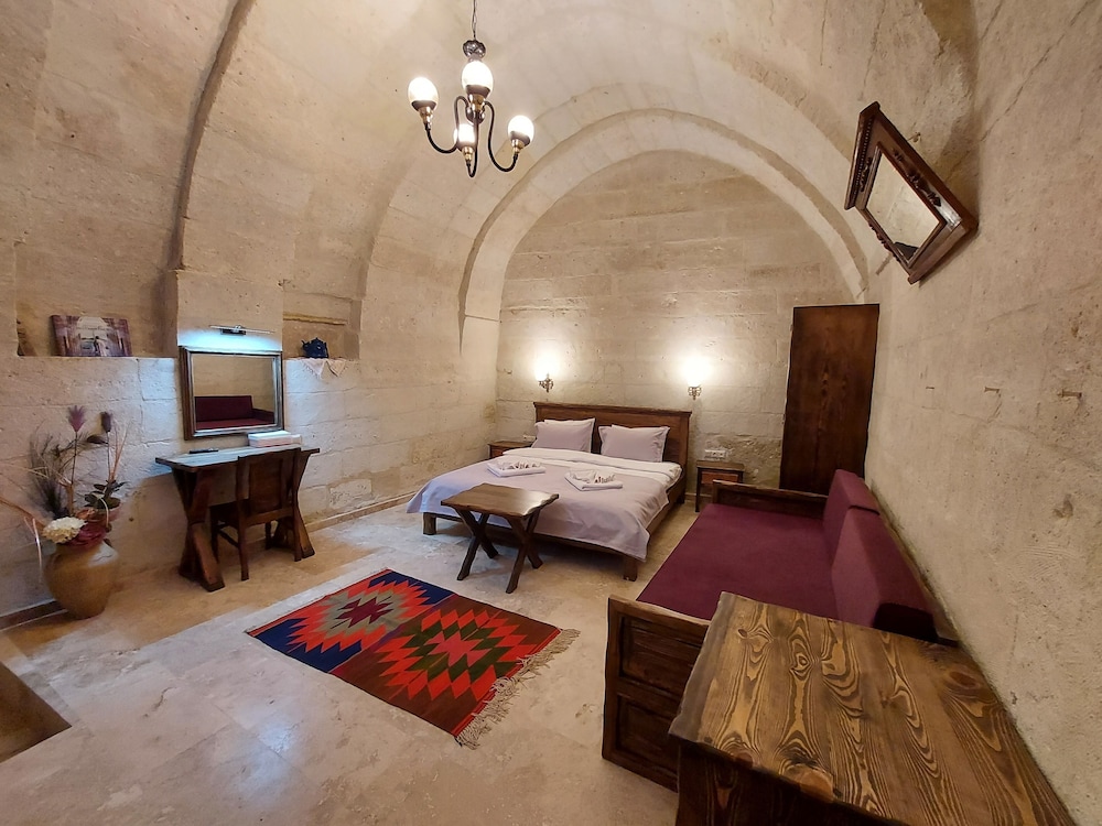Deluxe Room - Photo 6