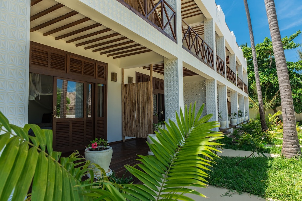 Standard Double or Twin Room, 1 Bedroom, Balcony, Garden View photo 3