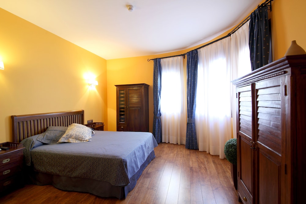 Design Suite, 1 Queen Bed - Photo 1