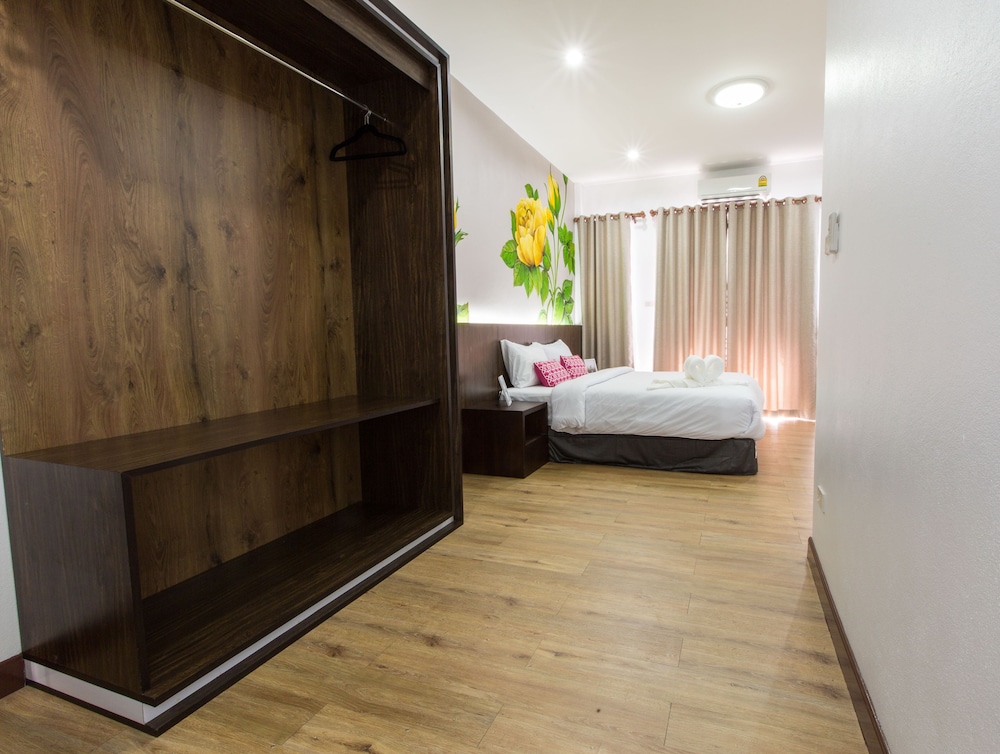 Deluxe Room with Balcony