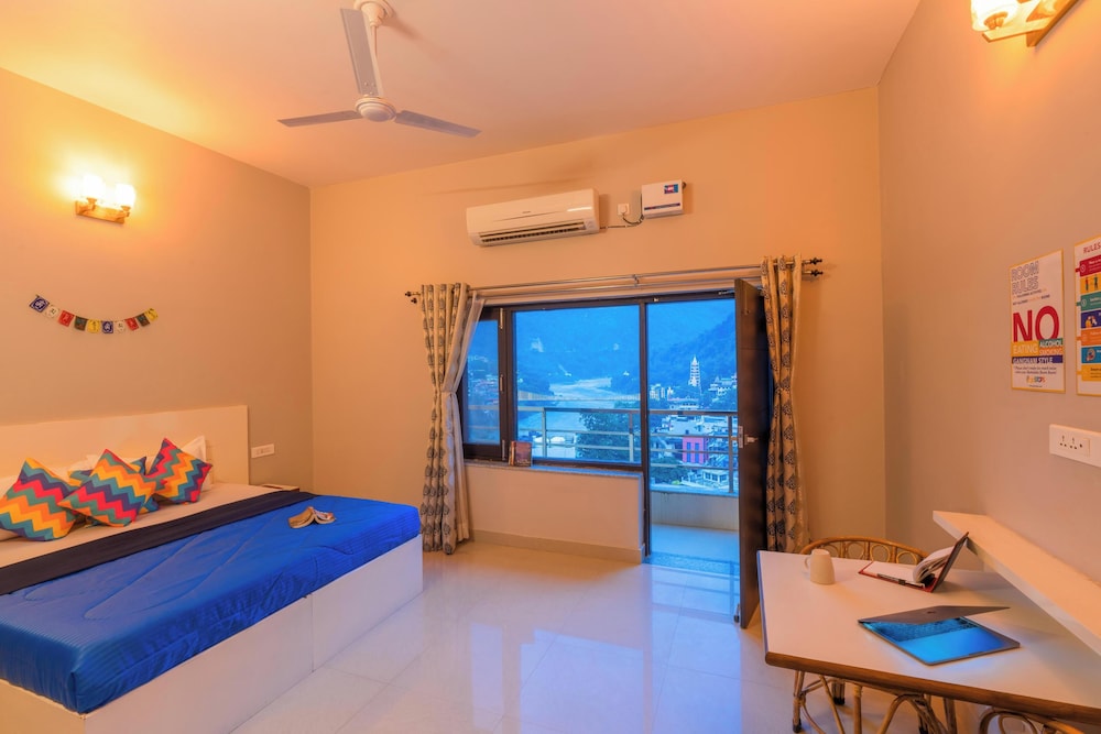 Deluxe Private A/C Room with Panoramic View and ensuite Bathroom - Photo 1