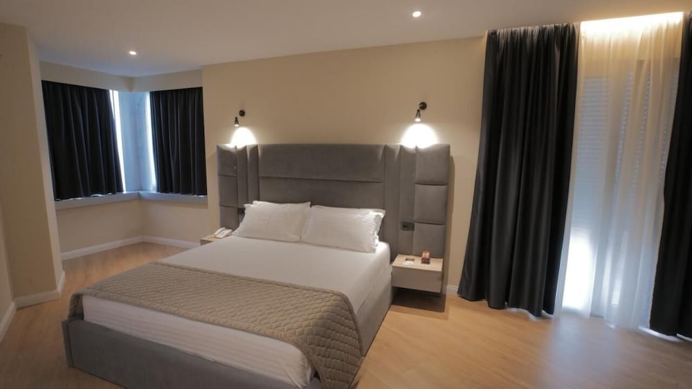Superior Suite, City View photo 3