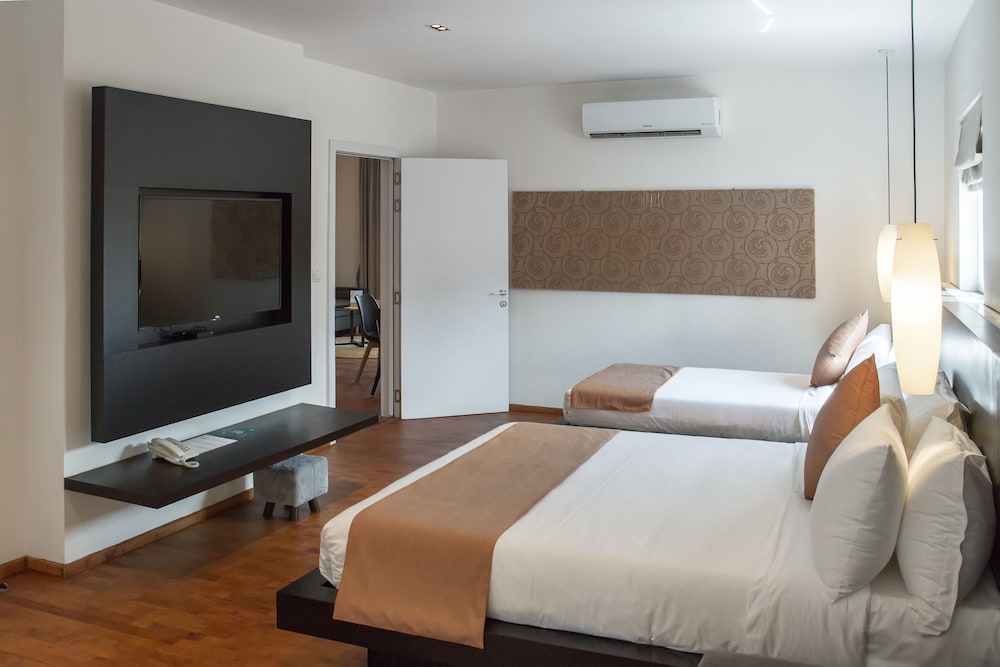Deluxe Twin Room - Photo 2