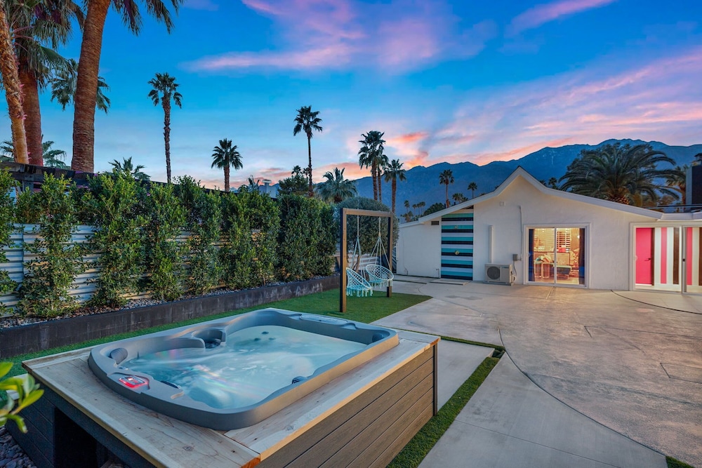 The Ritz - Luxury Home With Pool Speakeasy Bar, Billede 24
