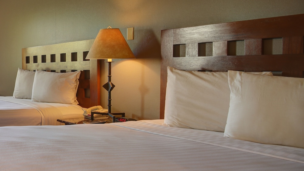 Standard Room, 2 Double Beds, Accessible photo 3
