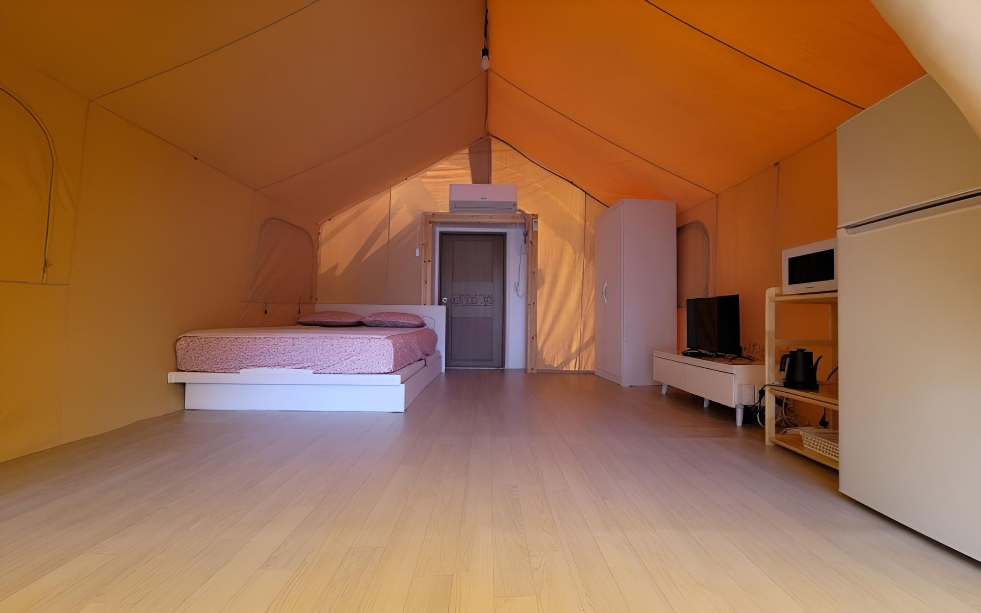 Room (Hermes 4 buildings) photo 2