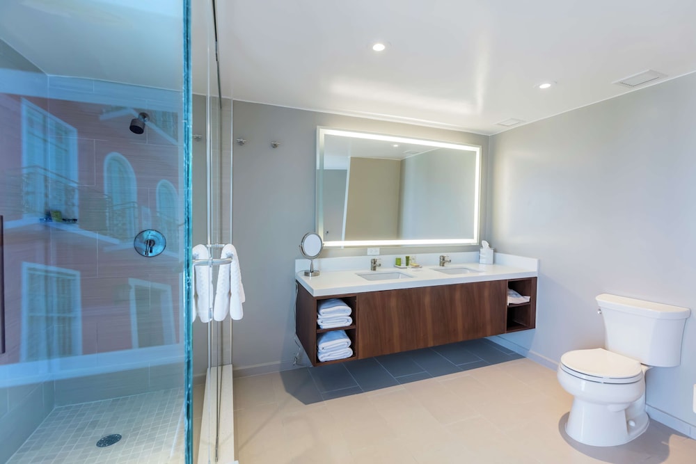 2 BEDROOM BI-LEVEL SUITE- 1KNG/2DBL BEDS - Photo 13