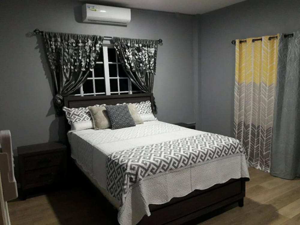 Family Apartment, 2 Bedrooms, Private Pool (4 Ppl)