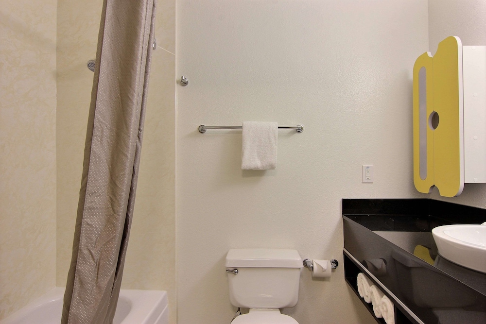 Studio 6 Extended Stay - Austin, TX - Midtown, Photo 5
