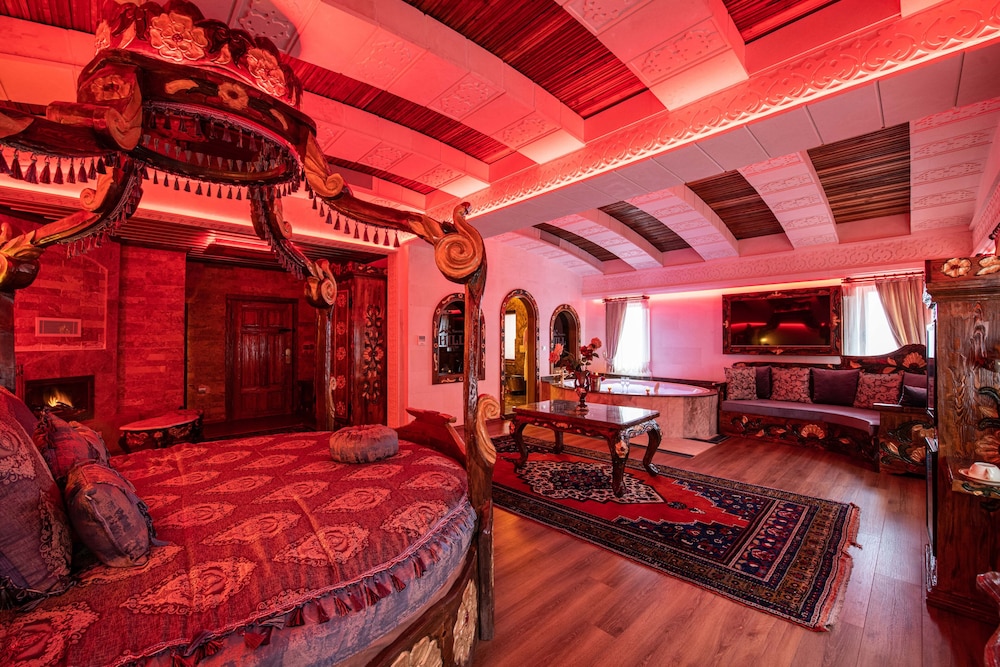 Queen Suite photo 3