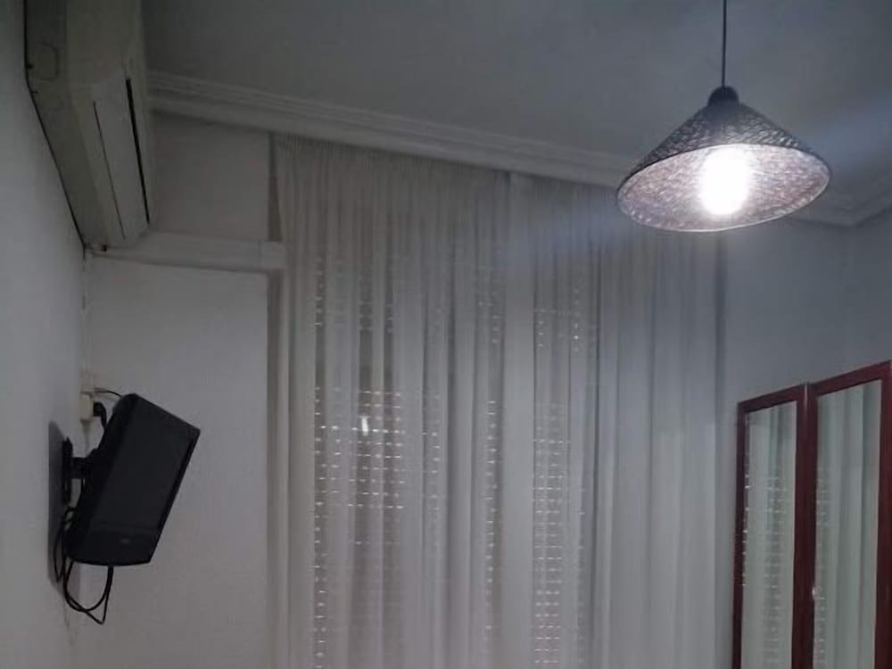 Basic Single Room, Ensuite, City View photo 2