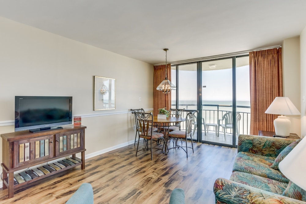 Comfort Condo, 1 Bedroom, Balcony, Oceanfront