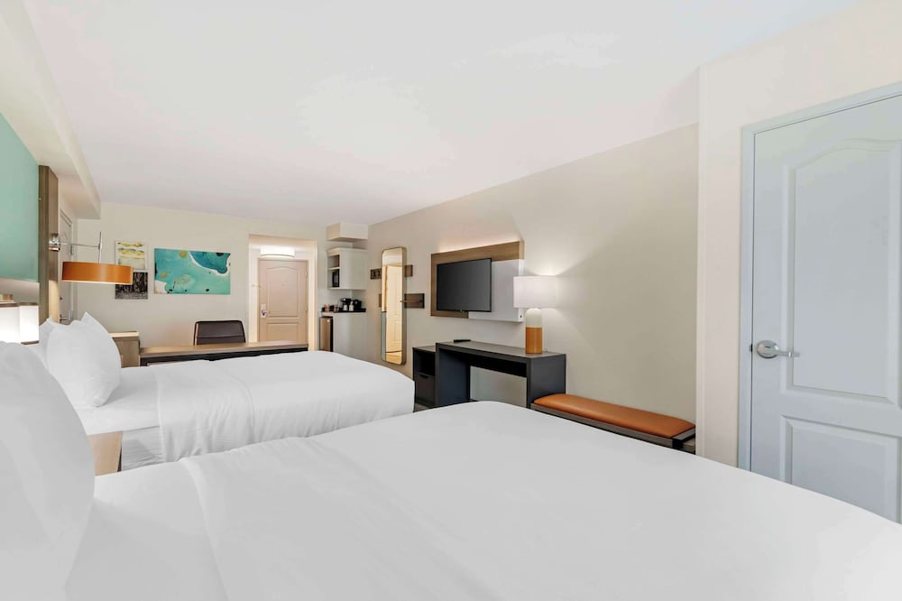 Suite, Multiple Beds, Accessible, Non Smoking - Photo 6