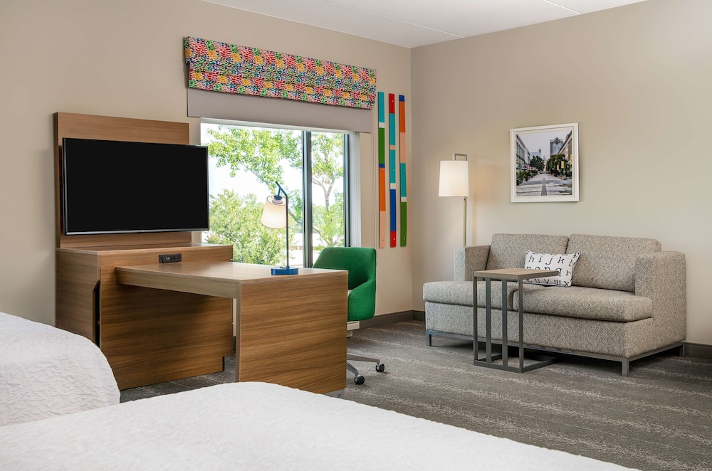 Suite, 2 Queen Beds, Accessible, Non Smoking (Mobility & Hearing, Roll-in Shower) - Photo 1