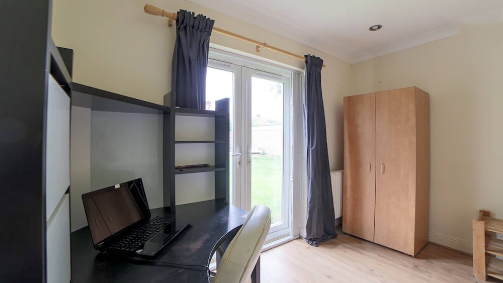 Deluxe Double Room Single Use photo 3