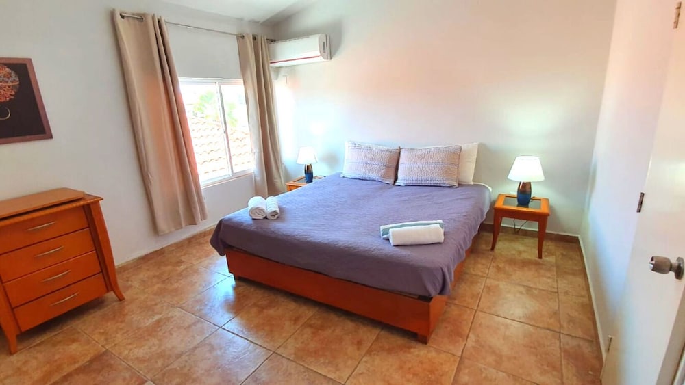Duplex, 1 Queen Bed with Sofa bed photo 1