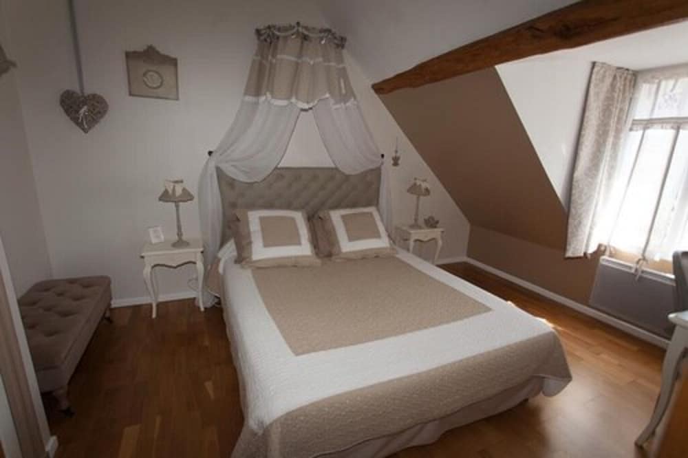 Standard Double Room (La tete dans les nuages) photo 1