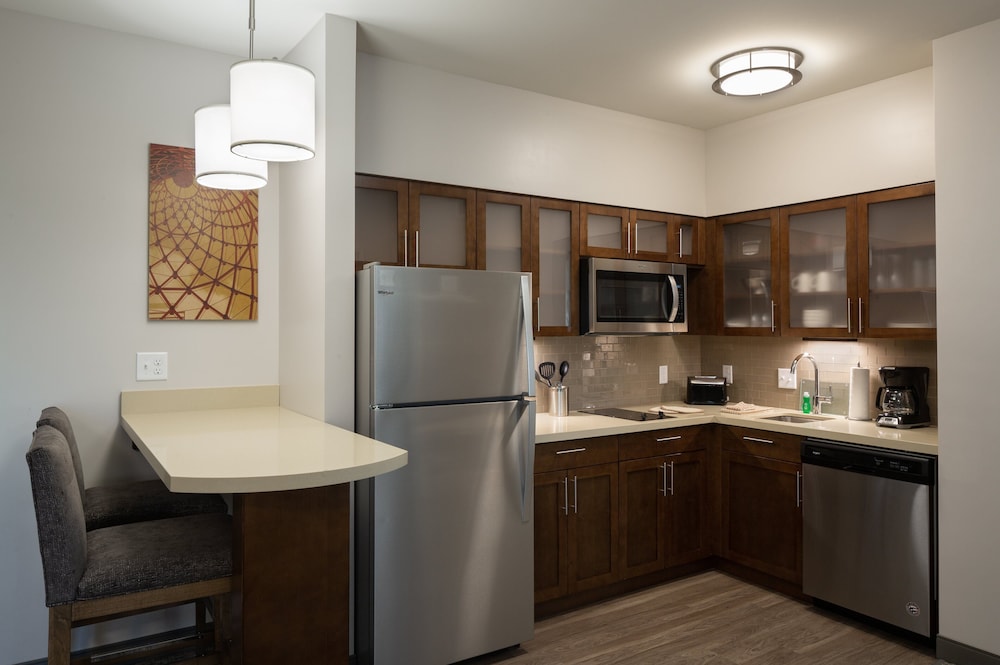 Suite, 1 Bedroom, Accessible, Kitchen (Accessible Tub) photo 3