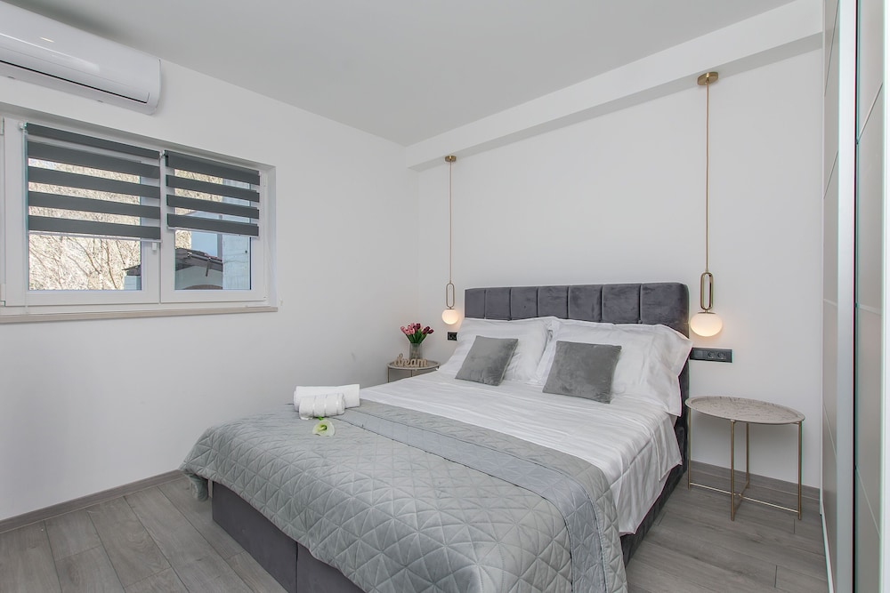 Apartment (A6)