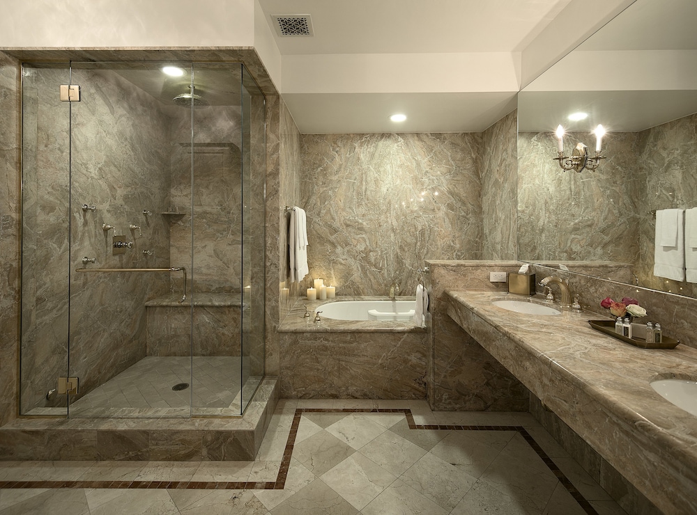 Superior Studio Suite, 1 King Bed (Couture King Suite) - Photo 2