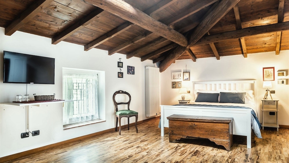 Superior Triple Room, 1 Double Bed with Sofa bed, Hill View photo 1