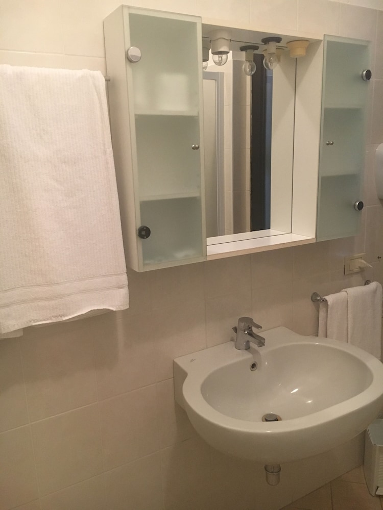 Double or Twin Room photo 2