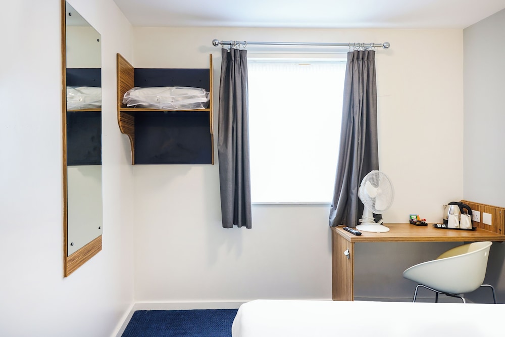 Standard Twin Room - Photo 5