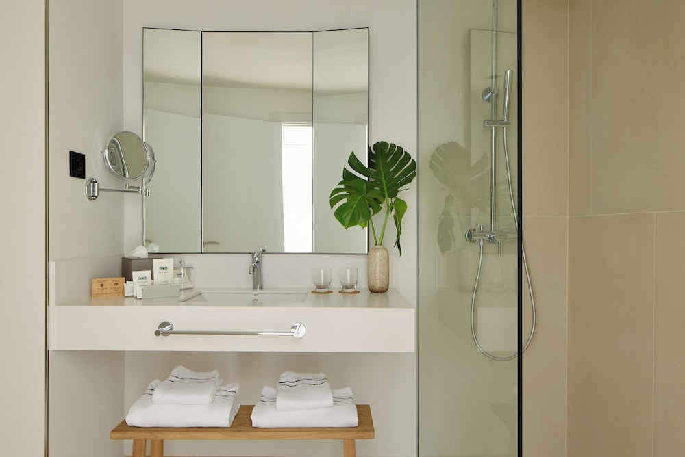 The Level Suite (2+2) photo 2
