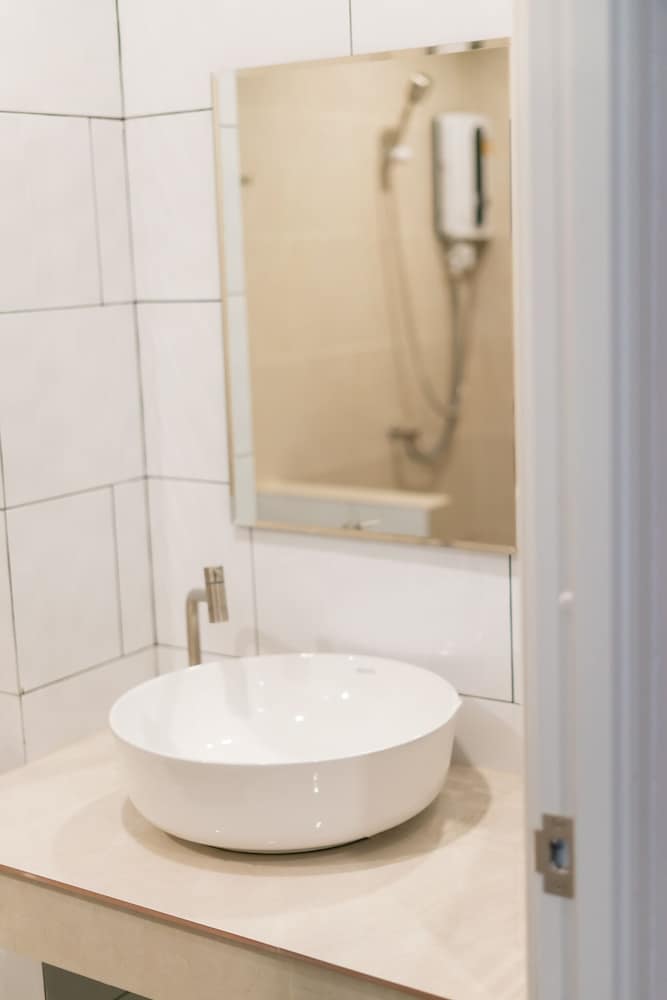 Standard Double Room - Photo 8