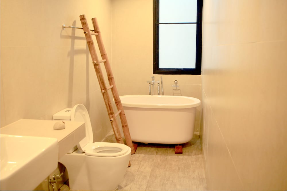 Superior Double Room, 1 King Bed, Balcony, Garden View photo 3