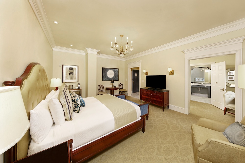 Grand Premier Room, 1 King Bed, Accessible (ADA)