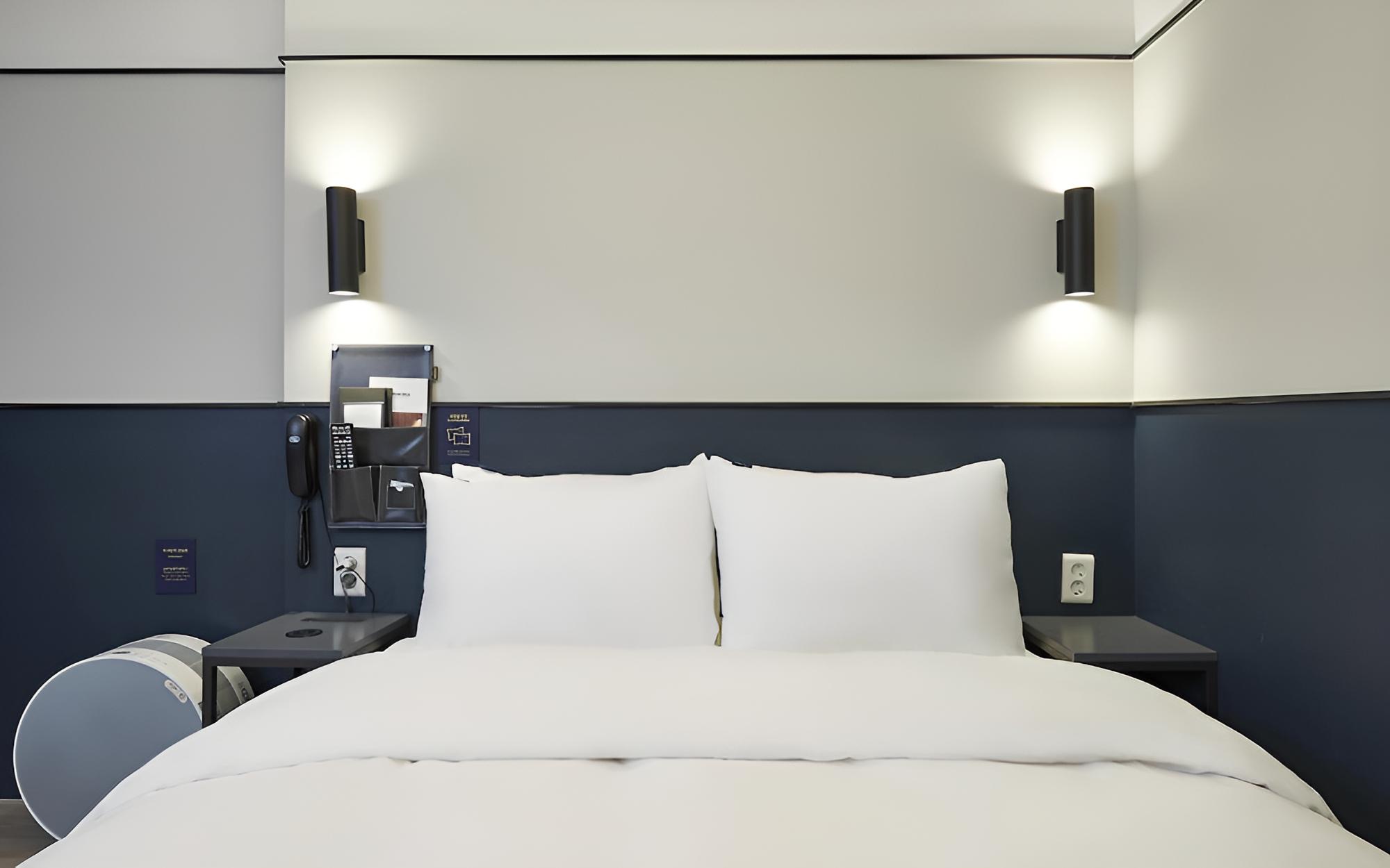 Room (Premium with PC (2 High Performing PC) - Photo 3