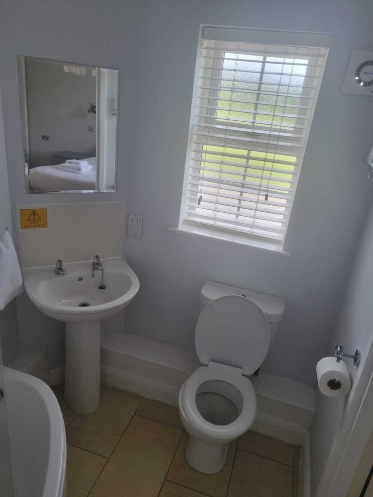Classic Double Room, Ensuite (Room 5) photo 3