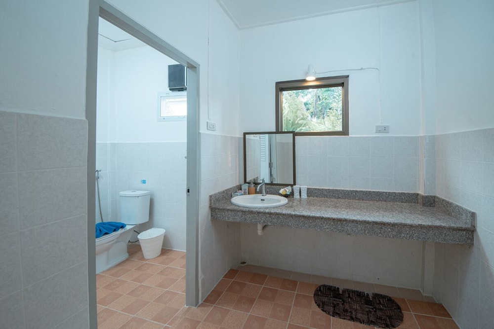 Beachfront Bungalow - Photo 20