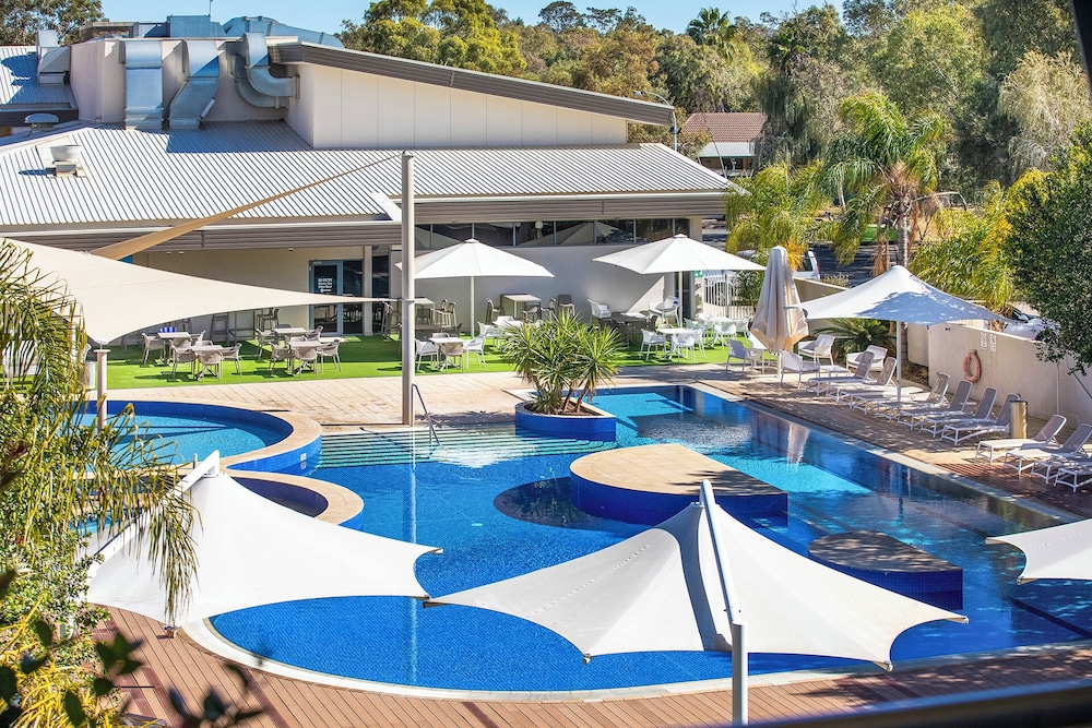 Suite, Multiple Beds, Pool View