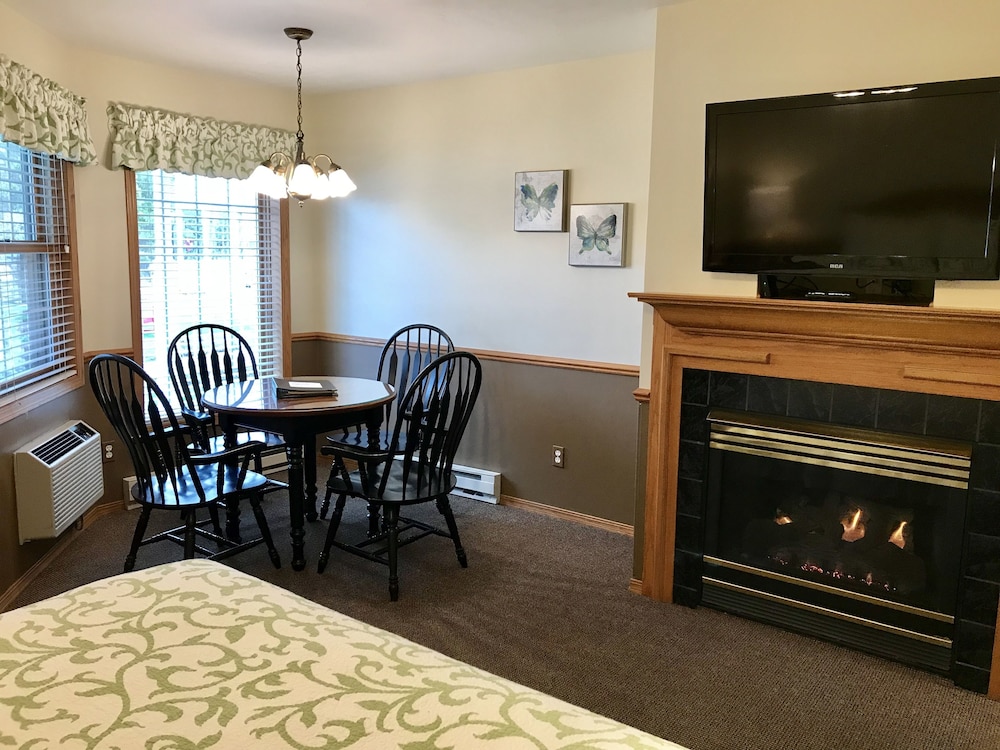King & Queen Suite with Rain Shower on First Floor only
