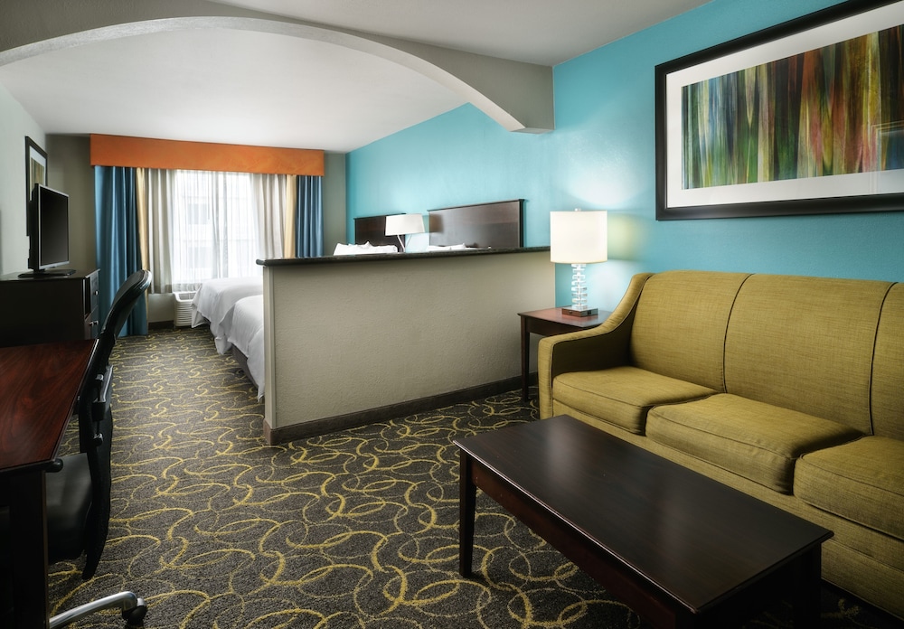 Suite, 1 King Bed, Accessible (Mobility, Accessible Tub) - Photo 6