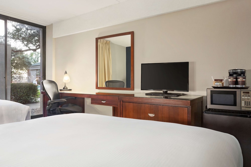 Room, 1 King Bed, Accessible, Non Smoking - Photo 1