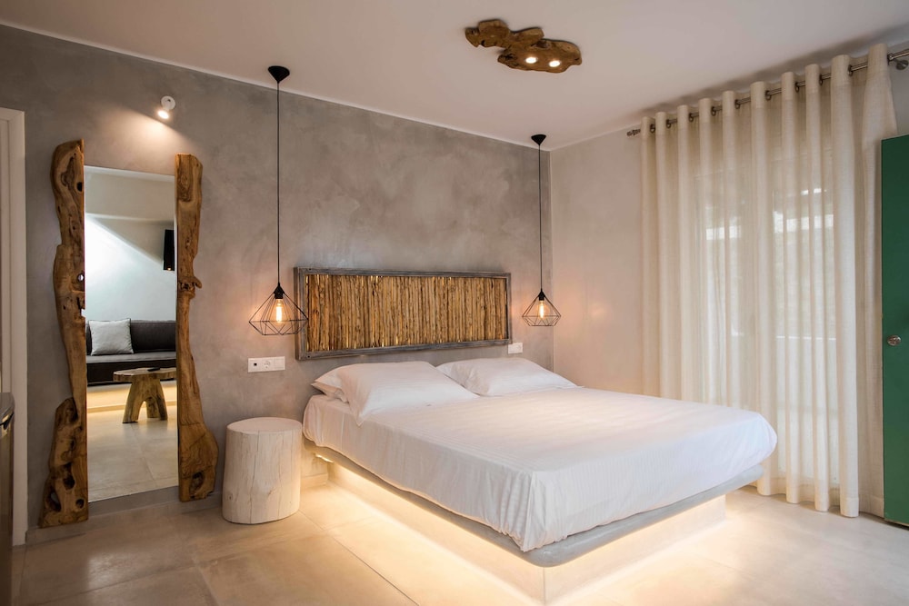 Suite, Sea View
