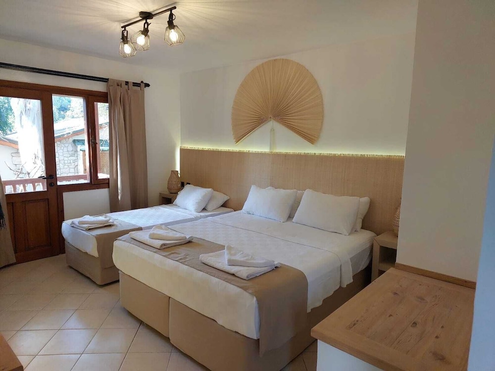 Basic Triple Room photo 1
