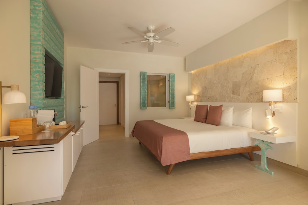 Suite, Pool View photo 2