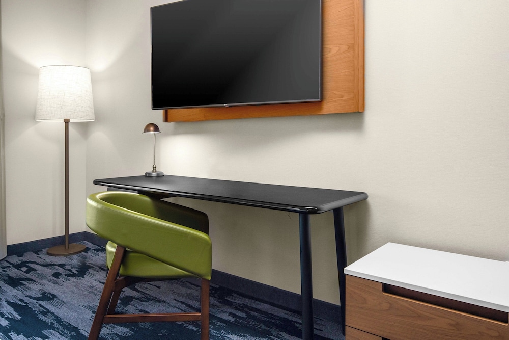 Room, 1 King Bed (Hearing Accessible) - Photo 2